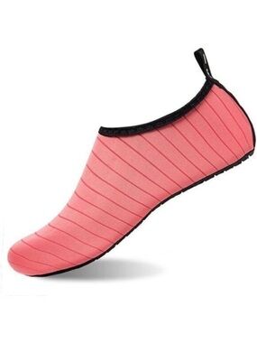 Lily Women’s Aqua Shoes Socks sz Small (5/6) Coral NEW  C-33
